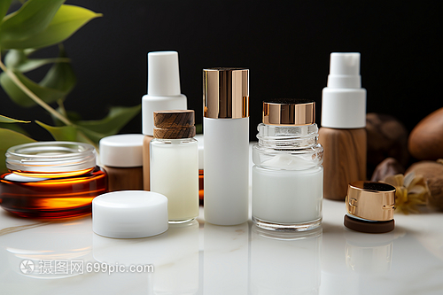 嬰兒用品中的瓶瓶罐罐 如何為寶寶選擇安全實用的喂養(yǎng)工具